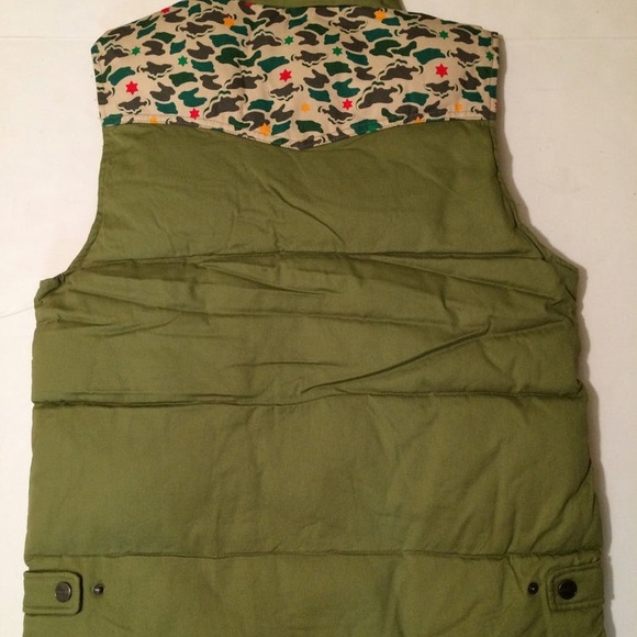 Men’s Olive Vest - Picture 7 of 7